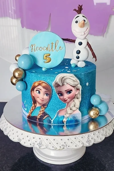 Frozen Sisters and Olaf